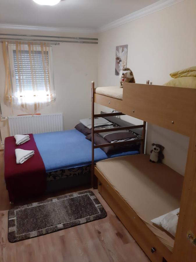 Váradi Apartman Hotel Abádszalók Bagian luar foto