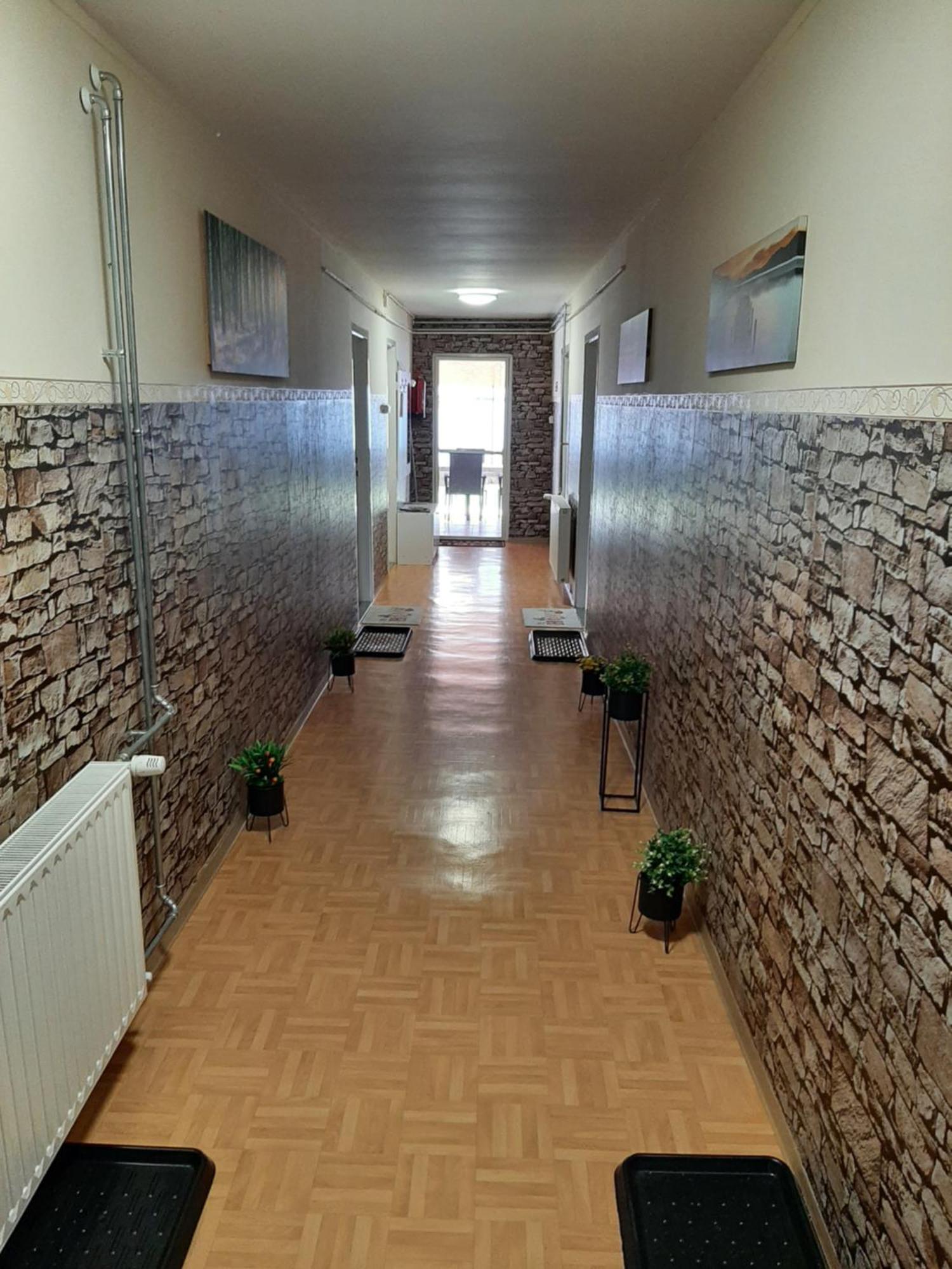 Váradi Apartman Hotel Abádszalók Bagian luar foto