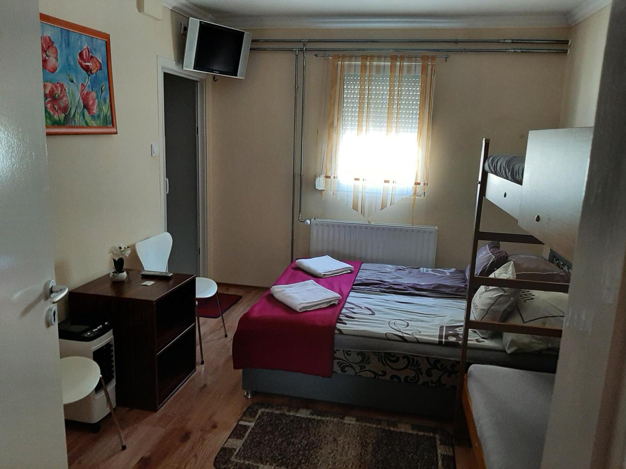 Váradi Apartman Hotel Abádszalók Bagian luar foto